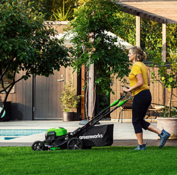 Akku-Rasenmäher mit Radantrieb 46 cm 40 V – GREENWORKS, 4,0 Ah Akku + Ladegerät (GD40LM46SPK4)