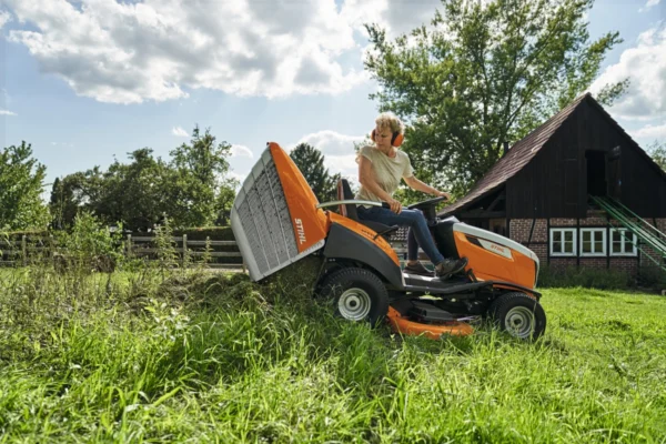 Rasentraktor  STIHL  RT 6127.1 ZL – Modell 2025, große Schnittbreite, Grasfangkorb